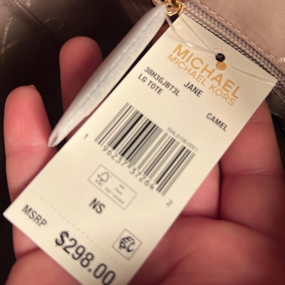 NEW WITH TAGS MICHAEL KORS Tan leather tote bag🤎🤎 - Picture 4 of 4